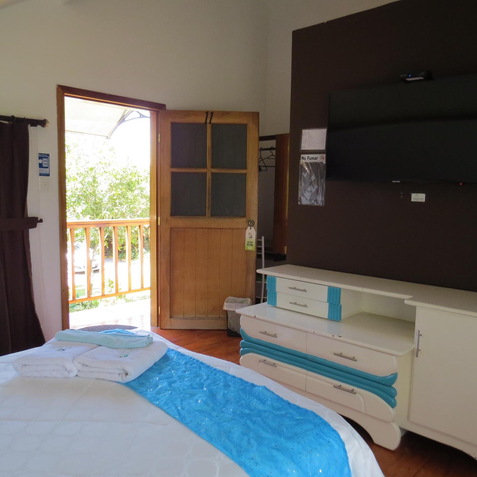 Hosteria Airport Garden Tababela Ngoại thất bức ảnh