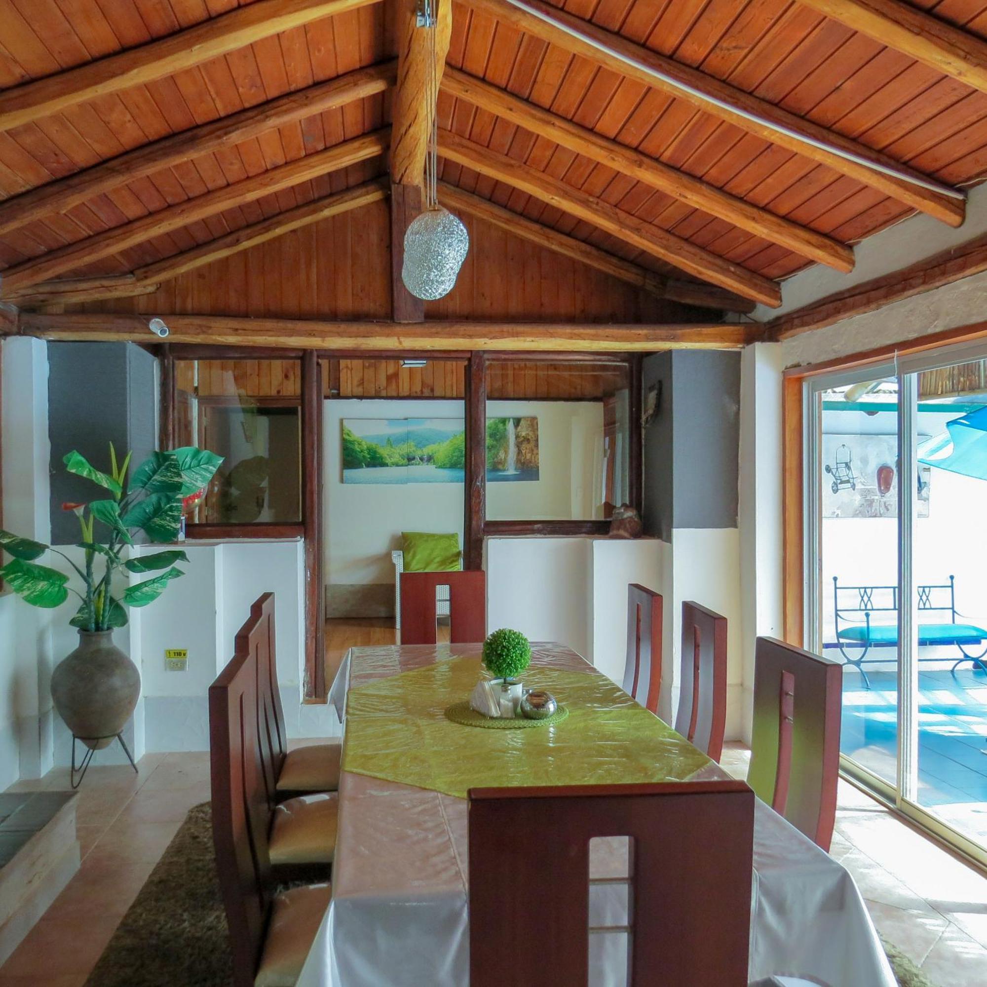 Hosteria Airport Garden Tababela Ngoại thất bức ảnh