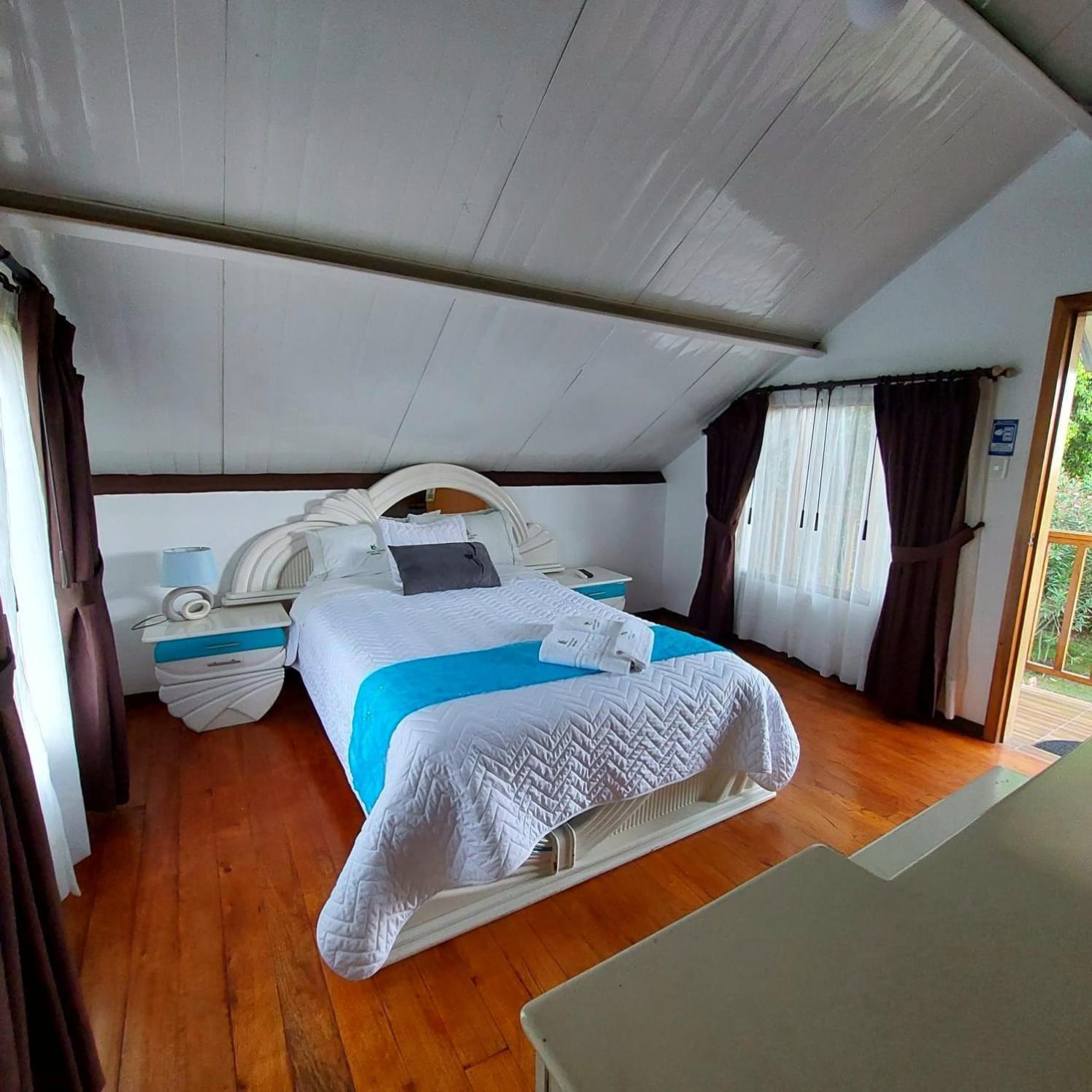 Hosteria Airport Garden Tababela Ngoại thất bức ảnh