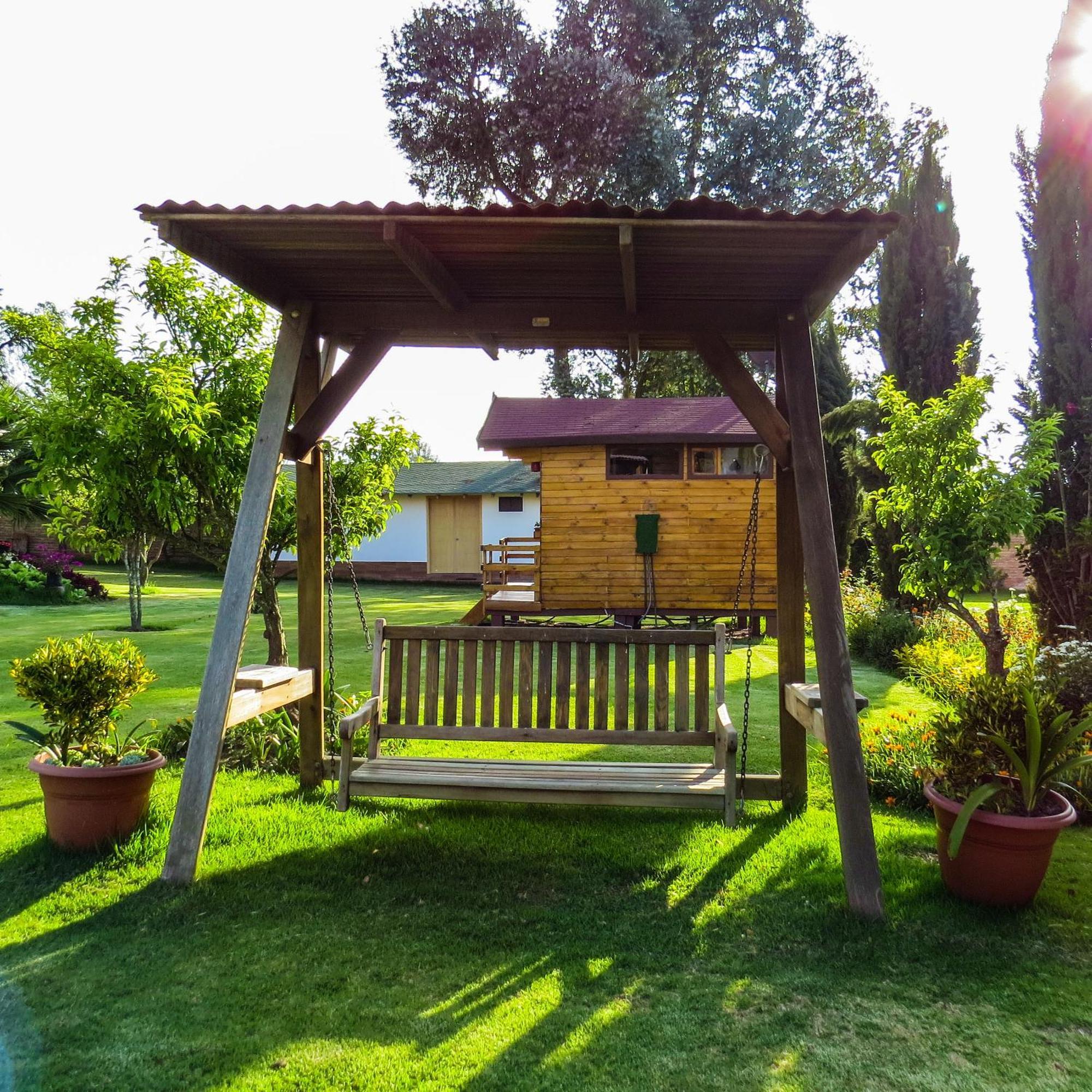 Hosteria Airport Garden Tababela Ngoại thất bức ảnh